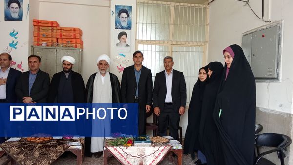 مراسم سپاس معلم در مدارس شهرستان دره شهر