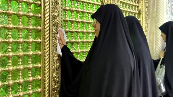 آیین غبارروبی حرم حضرت معصومه(س) با حضور بانوان طلبه