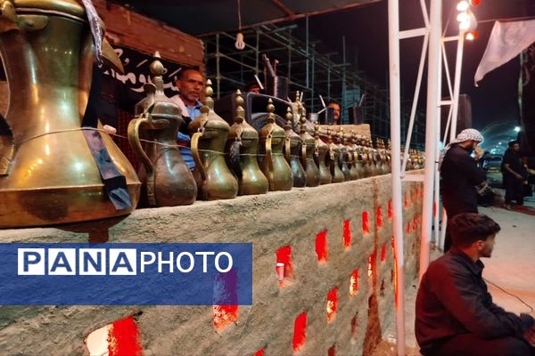 خدمت بی‌منت خادمان کوچک به زائران در حمیدیه 