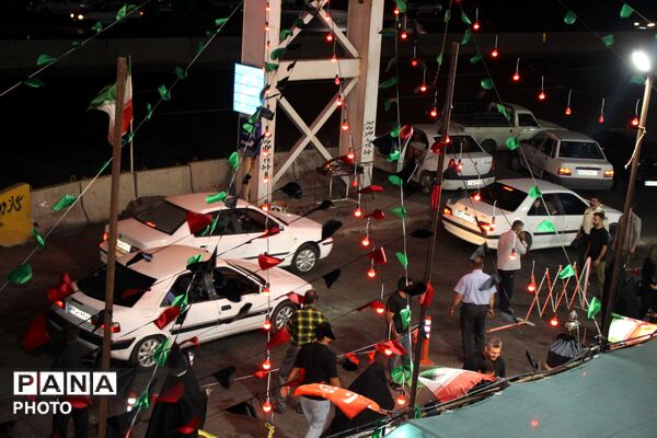 خدمت خادمان موکب بخش تنکمان به زائران رهبر شهید
