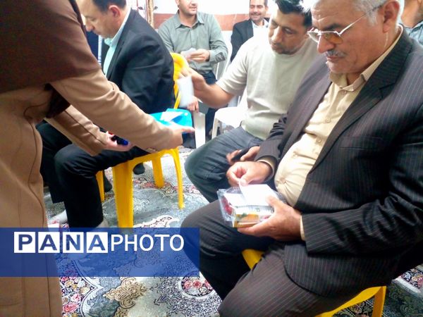 جلسه انجمن اولیا و مربیان در دبیرستان نمونه دولتی مهرورزان خواف