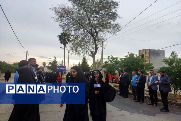 استقبال از دانش‌آموزان شرکت کننده در مسابقات قرآن، عترت و نماز در شهرستان چرام