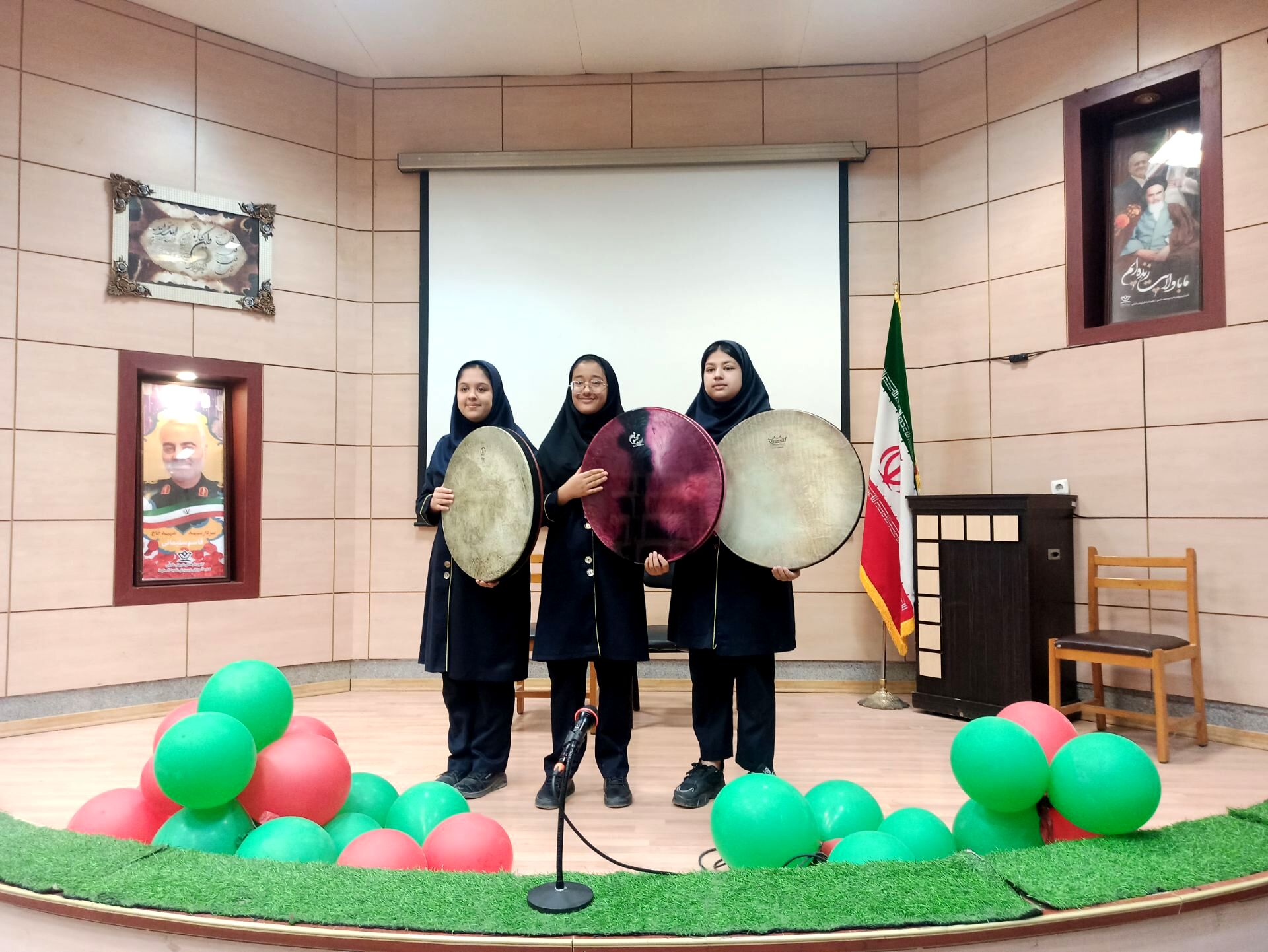چهل و چهارمین جشنواره فرهنگی هنری دانش آموزان سراسر کشور