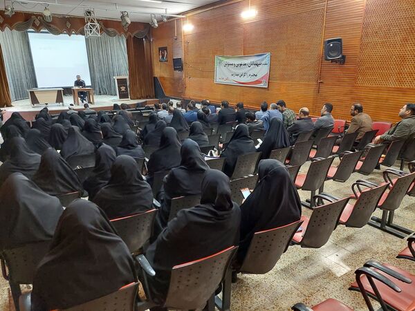جلسه هم اندیشی و نشست توجیهی مدیران مدارس شهرستان ورامین