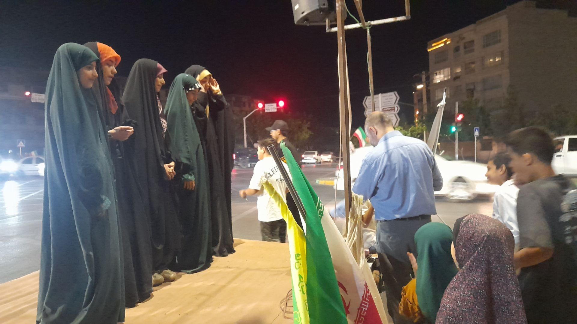 چهارراه مقاومت سجادیه؛ روایت حضور مردمی که پای ایران ایستاده‌اند
