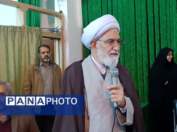 اعتکاف دانش‌آموزی در گناباد