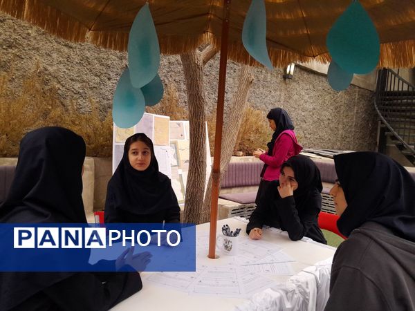 جشنواره انشاء در دبیرستان سلاله ناحیه یک کرج 