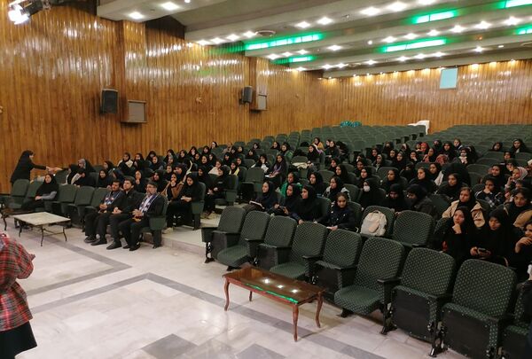 نشست کارشناسان سازمان دانش‌آموزی و دانش‌آموز خبرنگاران در سازمان دانش‌آموزی استان چهارمحال‌وبختیاری