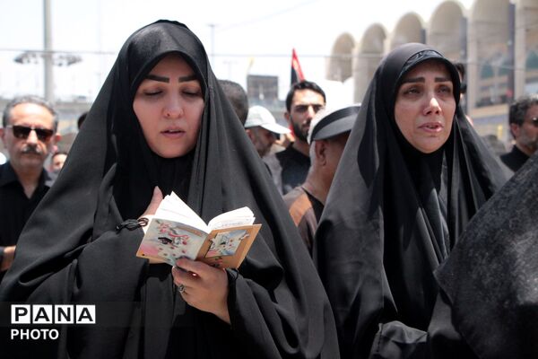 آخرین وداع با قائد شهید: پیکر مطهر آیت‌الله سیدعلی‌خامنه‌ای در میان سیل عاشقان به مصلی تهران رسید 