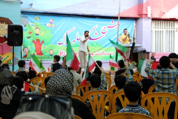 جشن شکوفه‌ها در دبستان منوچهر رزاقی ناحیه۳ مشهد