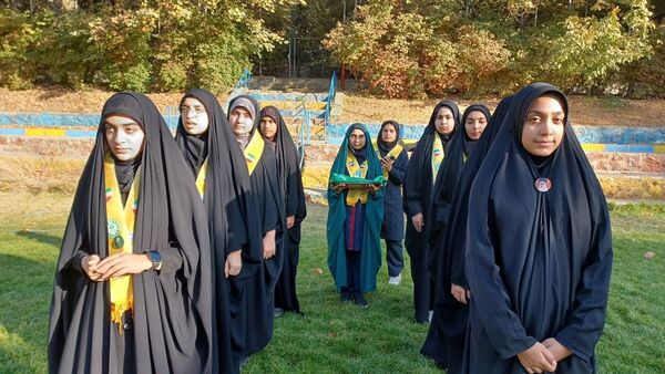 برگزاری کلاس‌های آموزشی و فرهنگی همایش روز دانش‌آموز در اردوگاه باهنر تهران 