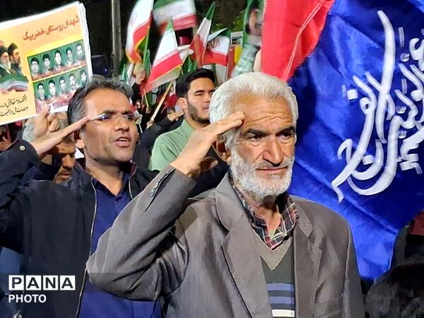 کاشمری ها با احترام نظامی به استقبال سرود جمهوری اسلامی رفتند 