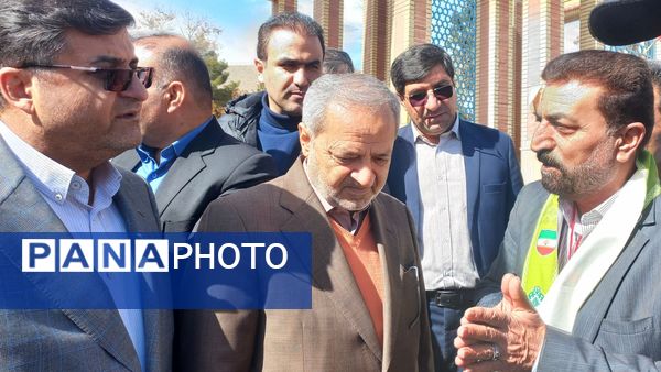 وزیر آموزش و پرورش در گلزار شهدای شهرکرد