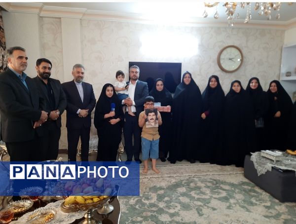 تجلیل و تکریم از  خانواده شهید علیرضا نخعی