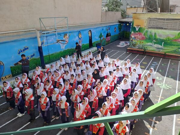 آیین جشن عاطفه ها در مدارس منطقه ۱۰