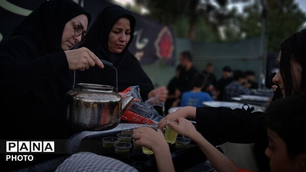 از چای و آب تا مهر و محبت؛ روایت خدمت موکب‌ها در مسیر حسینی