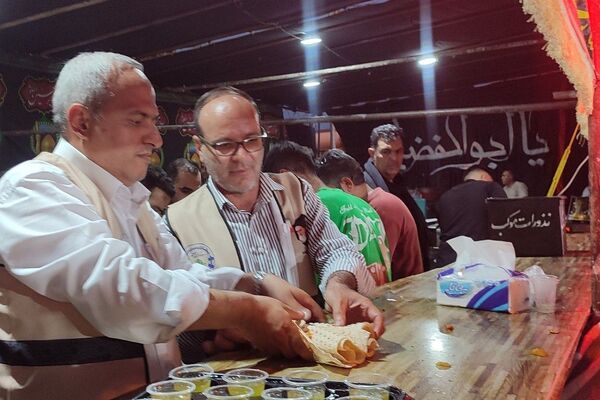 خدمت‌رسانی دانش‌آموزان در موکب «عشاق‌الحسین(ع)» سازمان دانش آموزی شهرستانهای تهران