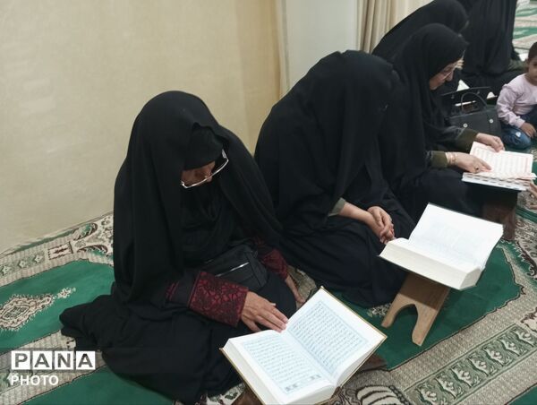 محفل انس با قرآن کریم در اداره آموزش و پرورش نیشابور 