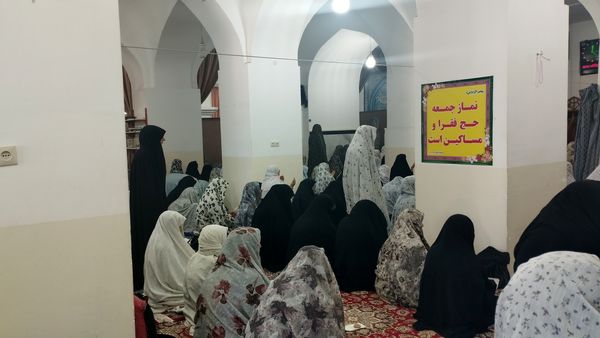 برپایی میز خدمت در مصلی نماز جمعه شهرستان خلیل‌آباد