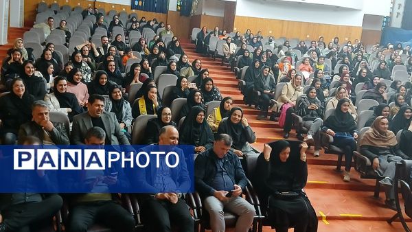 آیین تجلیل از دانش آموزان برتر دبیرستان عترت محمودآباد 