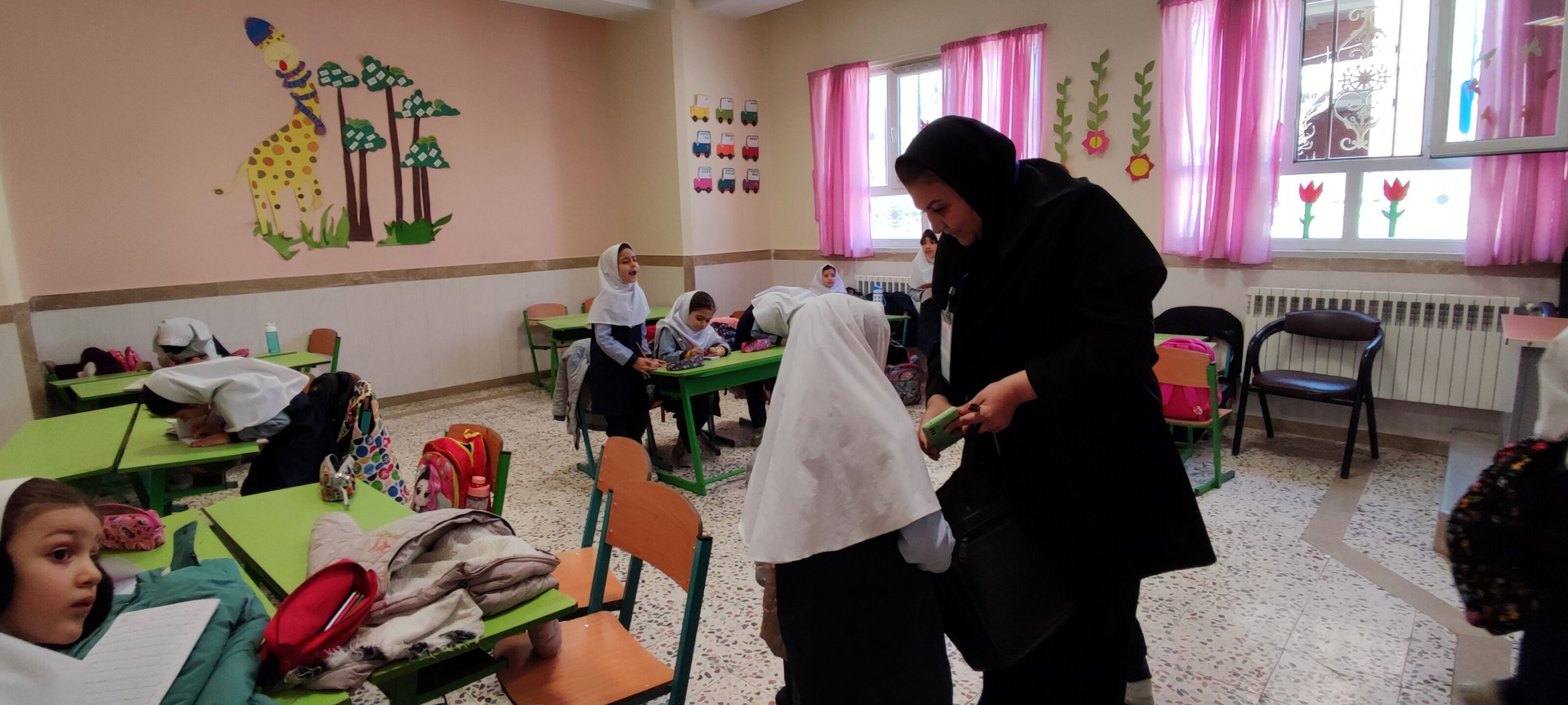 مسابقات استعداد یابی دارت در دبستان دخترانه آزادی شیروان