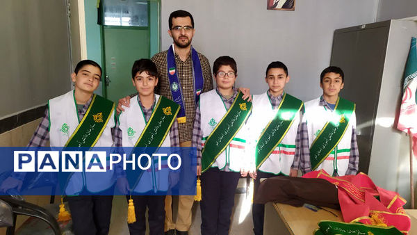 اجرای مانور زلزله در دبیرستان شهید مطهری شهر دستجرد قم