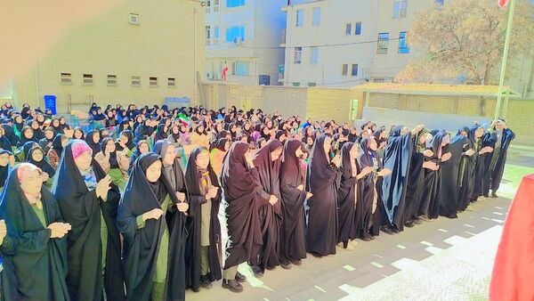 مراسم گرامیداشت روز مادر در مدارس شهر ایلام 