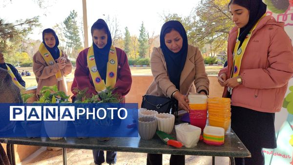 اردوی تمشک ویژه دانش‌آموزان ناحیه یک مشهد