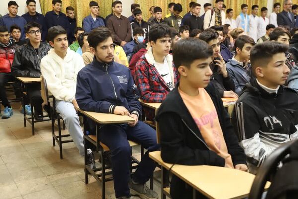 حضور وزیر کشاورزی در مراسم صبحگاهی هنرستان کشاورزی تبریز
