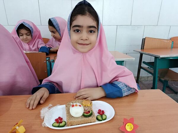 روز جهانی تخم‌مرغ در دبستان شهید هادی آریایی 