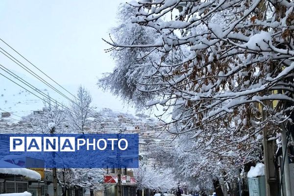 بارش برف و شادی مردم پاوه