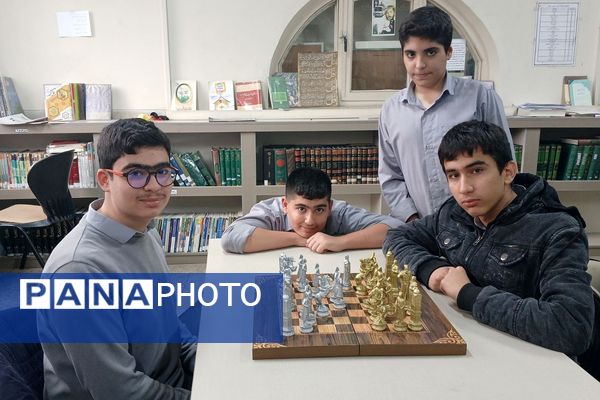 حضور پرشور دانش آموزان ناحیه دو شهرری در برنامه‌های متنوع دهه فجر و جشن انقلاب