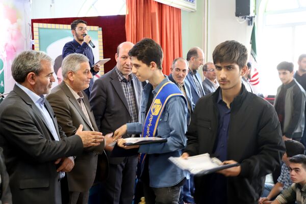 طنین زنگ نماز در مدارس آذربایجان‌شرقی