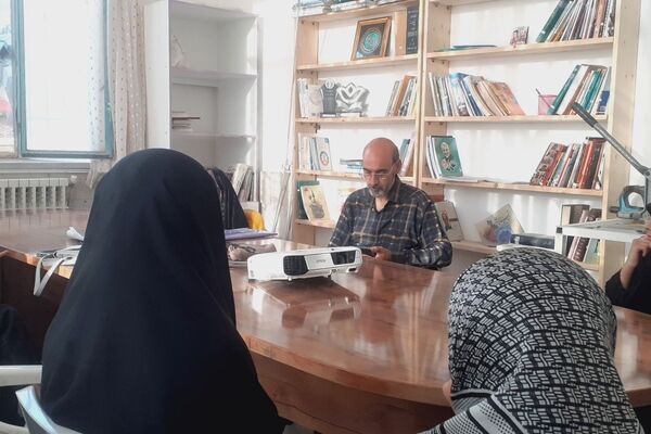 هم اندیشی دختران خبرنگاردر کانون لقمان کاشمر