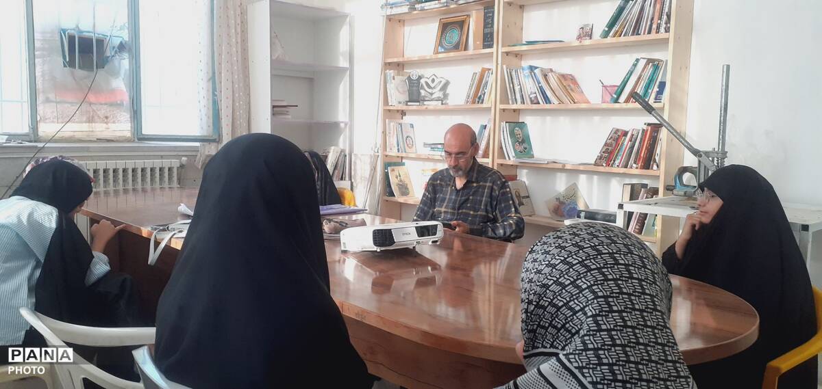 هم اندیشی دختران خبرنگاردر کانون لقمان کاشمر