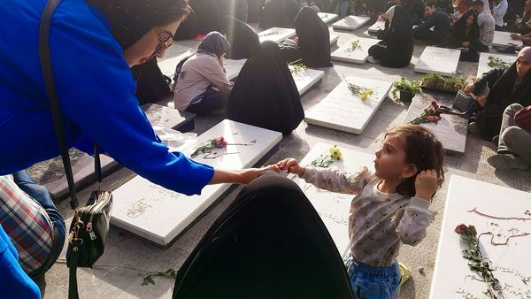 برپایی مراسم دعای عرفه در گلستان شهدای اصفهان