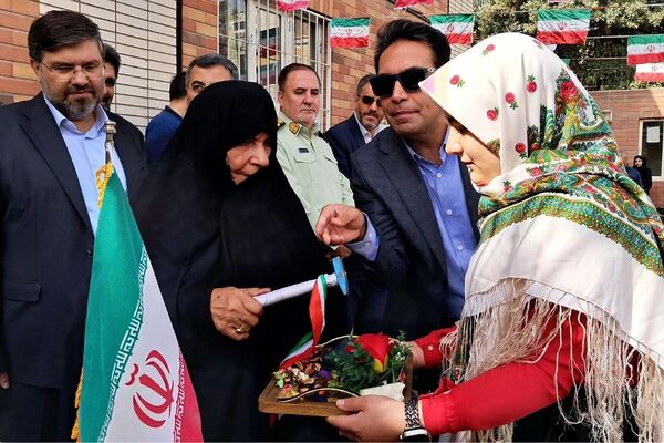 آغاز سال تحصیلی در دبیرستان بانو عفت آهنگری ناحیه یک شهرری