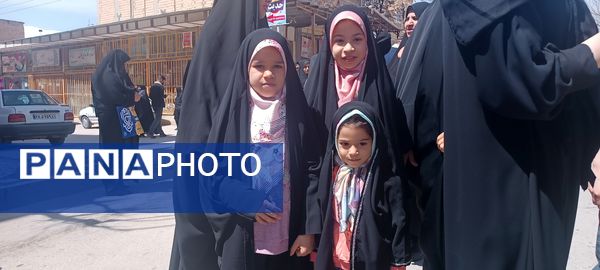 مردم فارسان یکپارچه در حمایت از قدس به خیابان آمدند