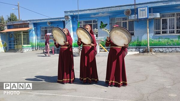 جشن شکوفه های پایه اول در دبستان  دخترانه شهید محمد حسین الیشه 