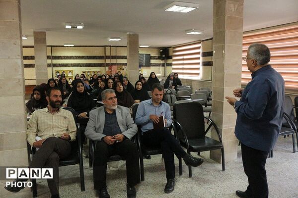 گام بلند آموزش‌و‌پرورش فیروزکوه در مسیر پژوهش‌محور کردن فرآیند یاددهی-یادگیری