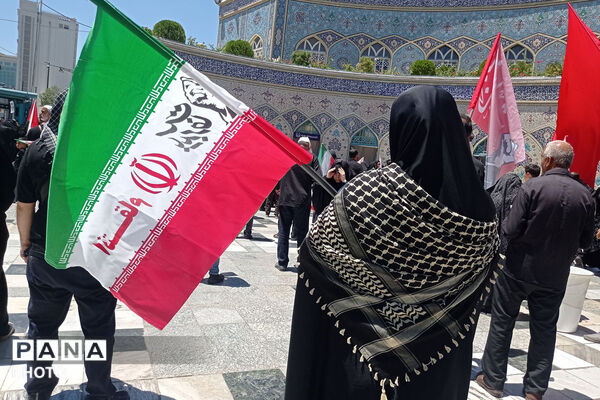مشهد در سوگ؛ بدرقه باشکوه رهبر شهید انقلاب در جوار بارگاه رضوی/۲