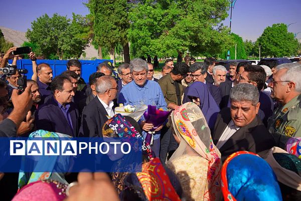 استقبال گرم و پرشوره مردم باشت از دکتر تاجگردون