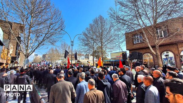 تشیع پیکر مطهر شهید پاسدار محمد صادق نظافتی در کاشمر 