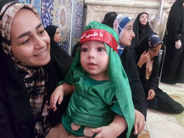 برگزاری بزرگترین اجتماع شیرخوارگان حسینی در حرم مطهر رضوی