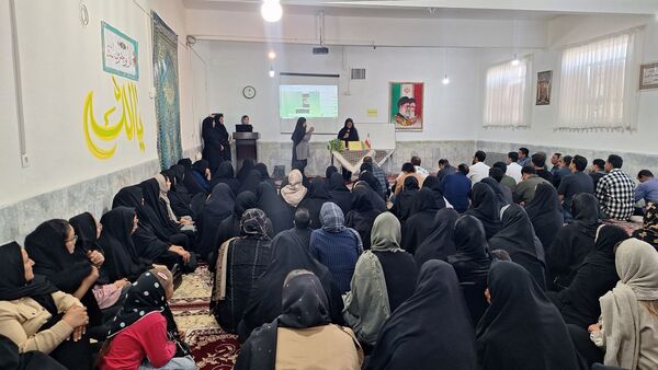 اولین جلسه انجمن اولیا در دبیرستان فیاض 