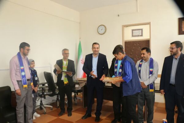 تجلیل از دانش‌آموز خبرنگاران پانا