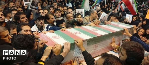 تداوم تجمعات شبانه مردمی در خونخواهی شهید امت و آئین شبی با پیکر شهدا