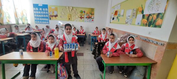 اولین توزیع شیر رایگان در مدارس ابتدایی شهرستان فاروج 