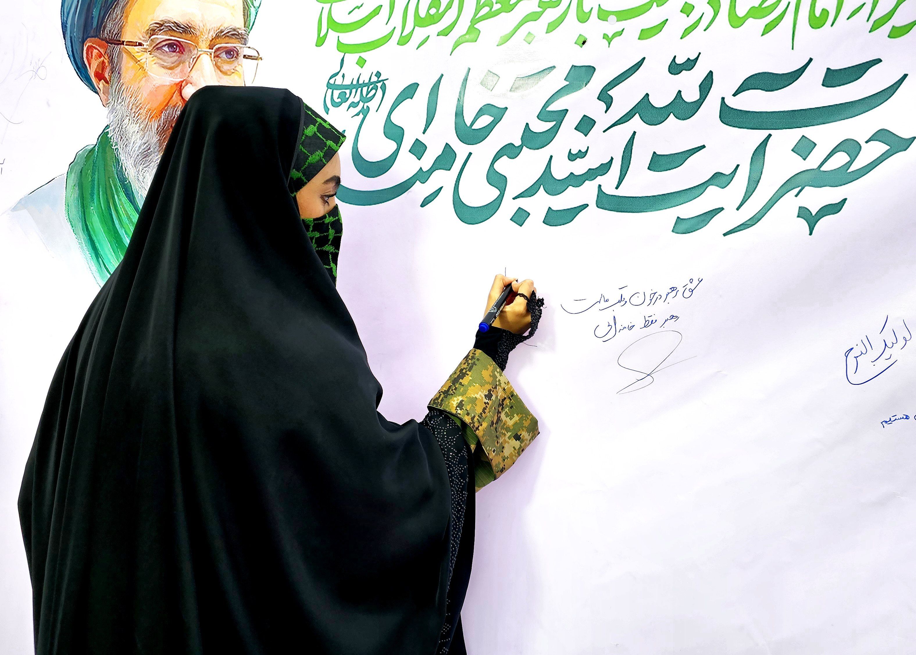 شور و حال معنوی در اجتماع بزرگ امام‌رضایی‌ها