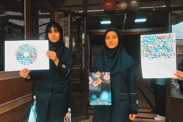 جشن پیروزی انقلاب در دبیرستان فرزانگان1 اسلامشهر